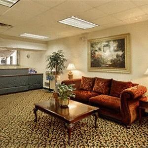 Howard Johnson Inn & Suites Columbus